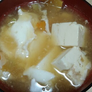 南瓜と豆腐の卵味噌汁